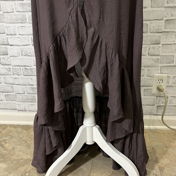 NWOT Wishlist Apparel Maxi Dress Off Shoulder Ruffle Dark Gray Brown‎ Size S - Picture 3 of 12